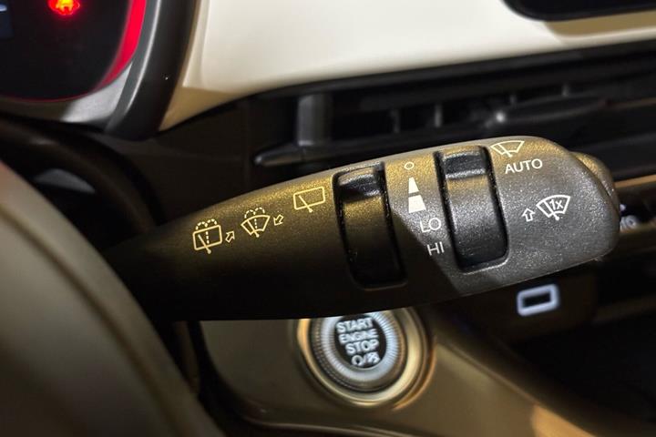 Hvid Fiat 500e fra 2023