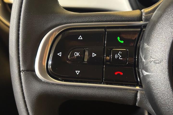 Hvid Fiat 500e fra 2023