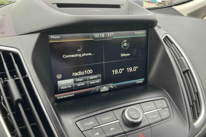 Grå Ford C-MAX fra 2015