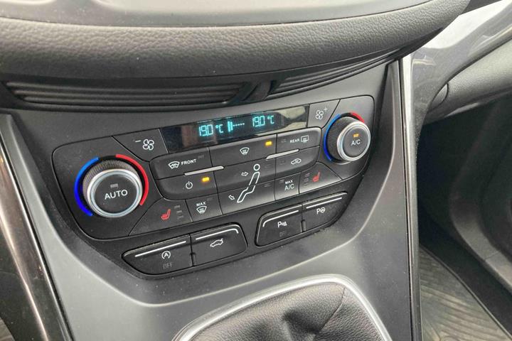 Grå Ford C-MAX fra 2015