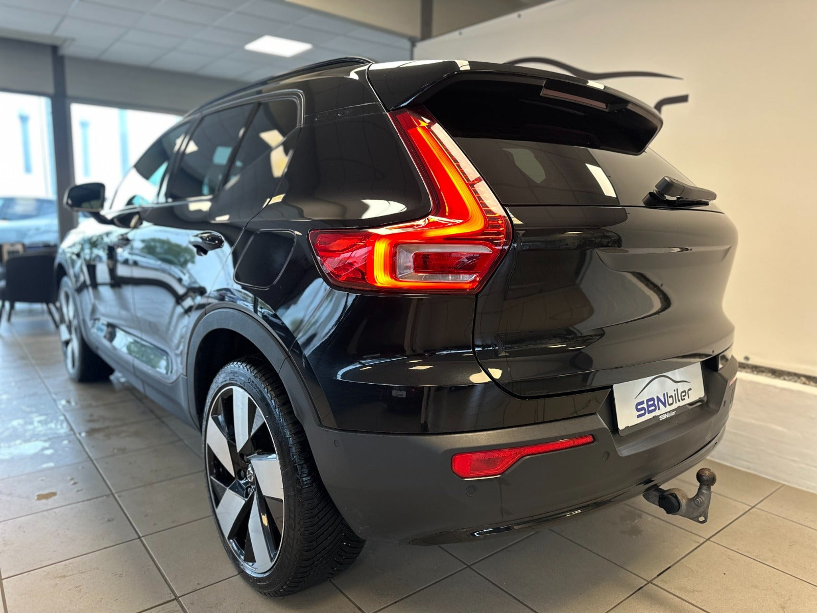 Sort Volvo XC40 fra 2023