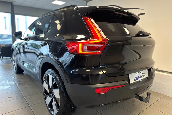 Sort Volvo XC40 fra 2023