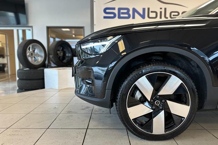 Sort Volvo XC40 fra 2023