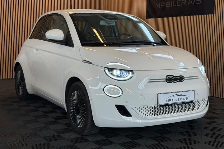 Hvid Fiat 500e fra 2021