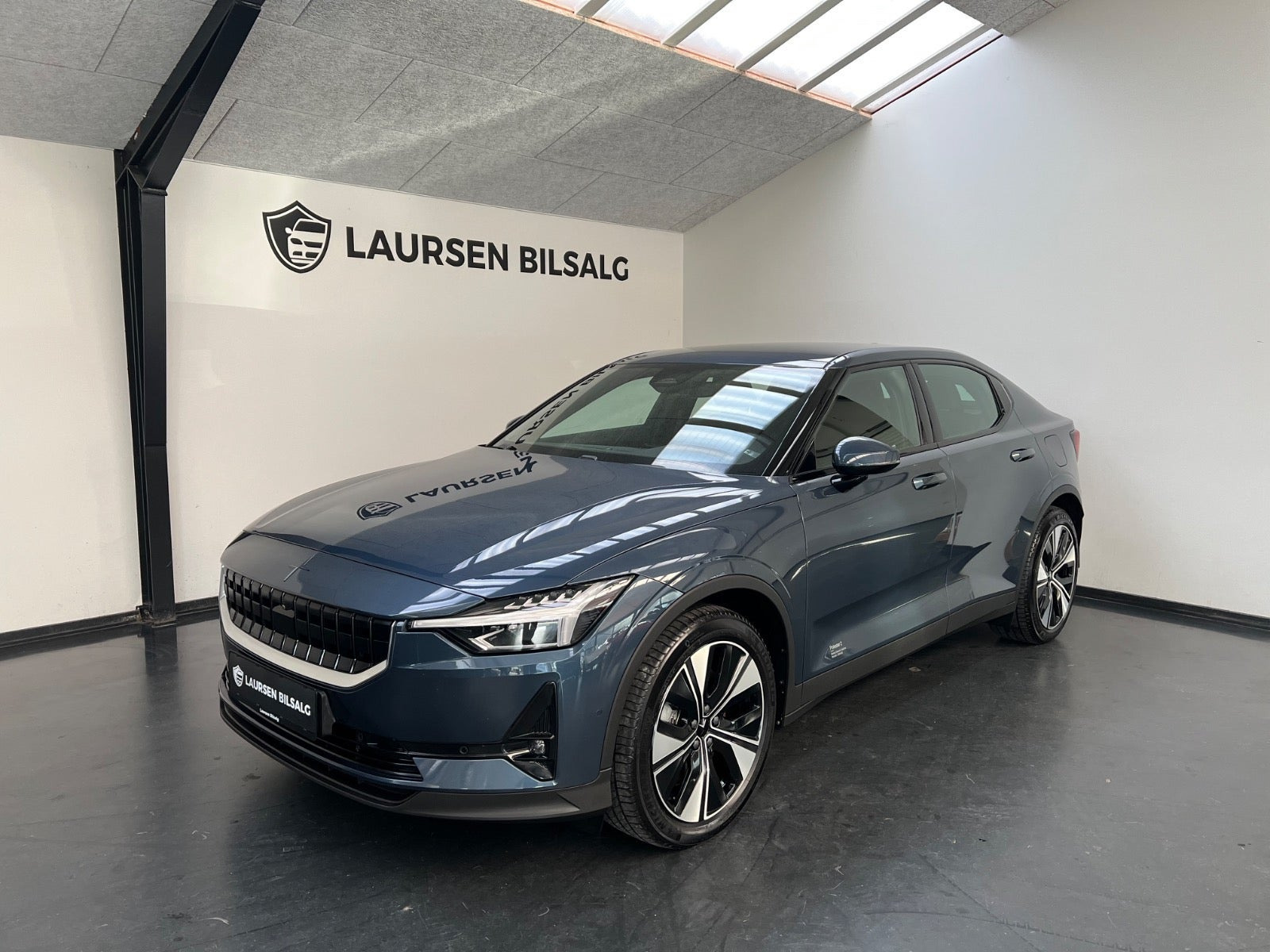 Grå Polestar 2 fra 2023