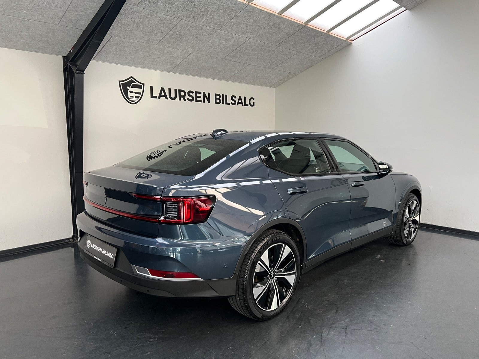 Grå Polestar 2 fra 2023