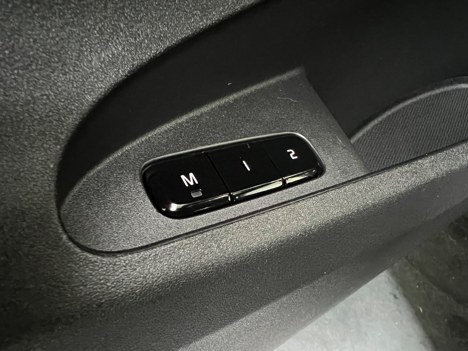 Grå Polestar 2 fra 2023