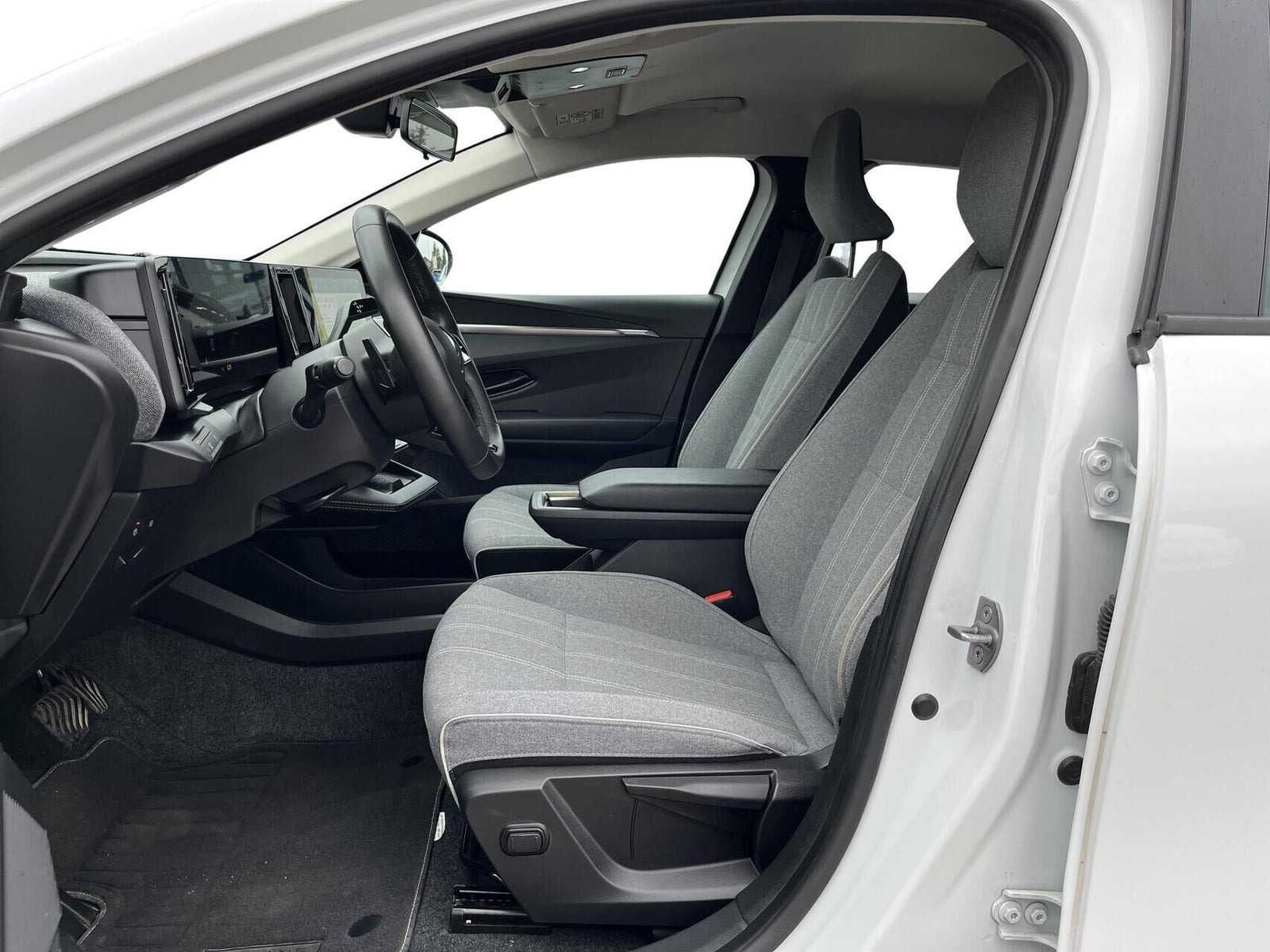Hvid Renault Megane E-Tech fra 2023