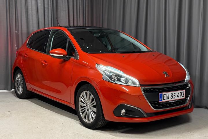 Orange Peugeot 208 fra 2019