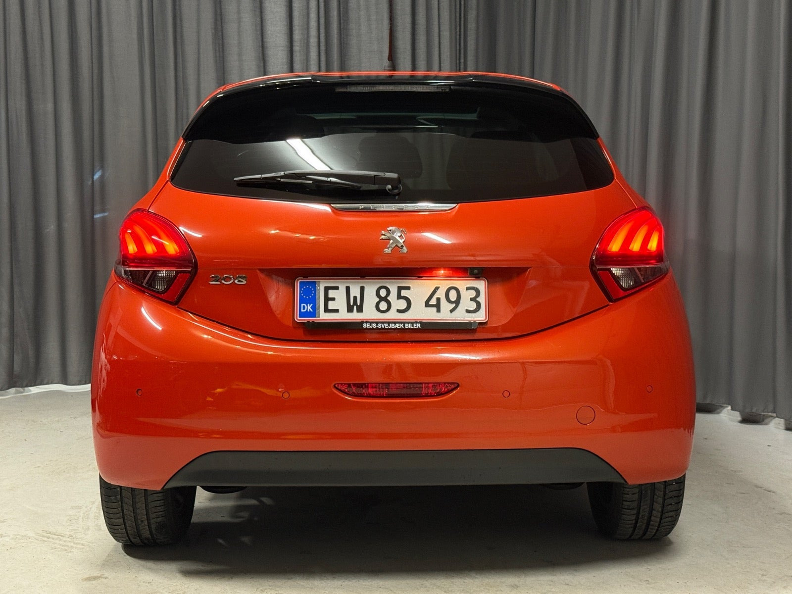 Orange Peugeot 208 fra 2019