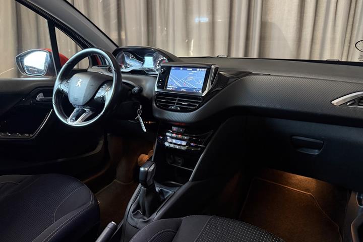 Orange Peugeot 208 fra 2019