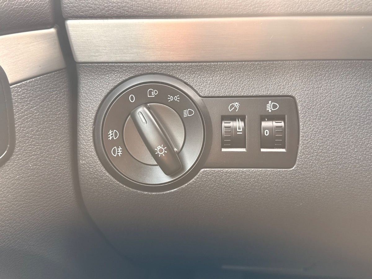 Sort VW Touran fra 2008