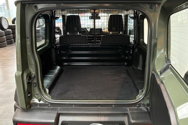 Grøn Suzuki Jimny fra 2022