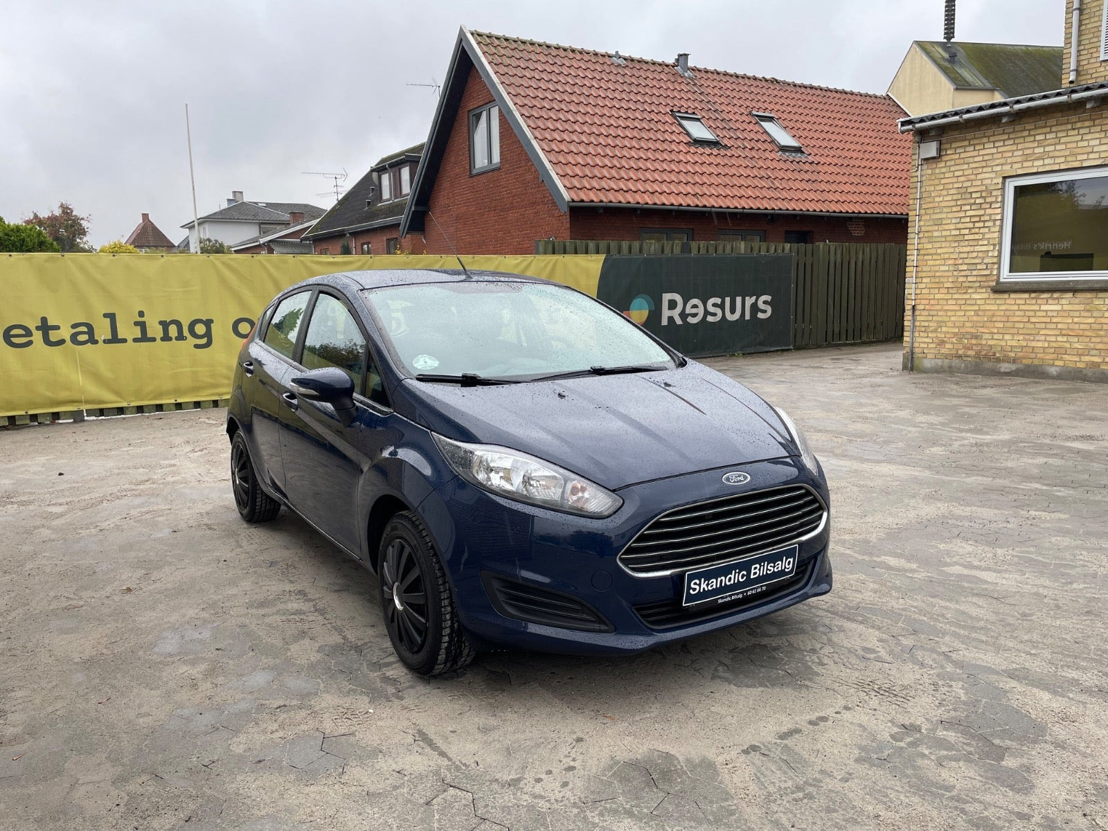Blå Ford Fiesta fra 2014