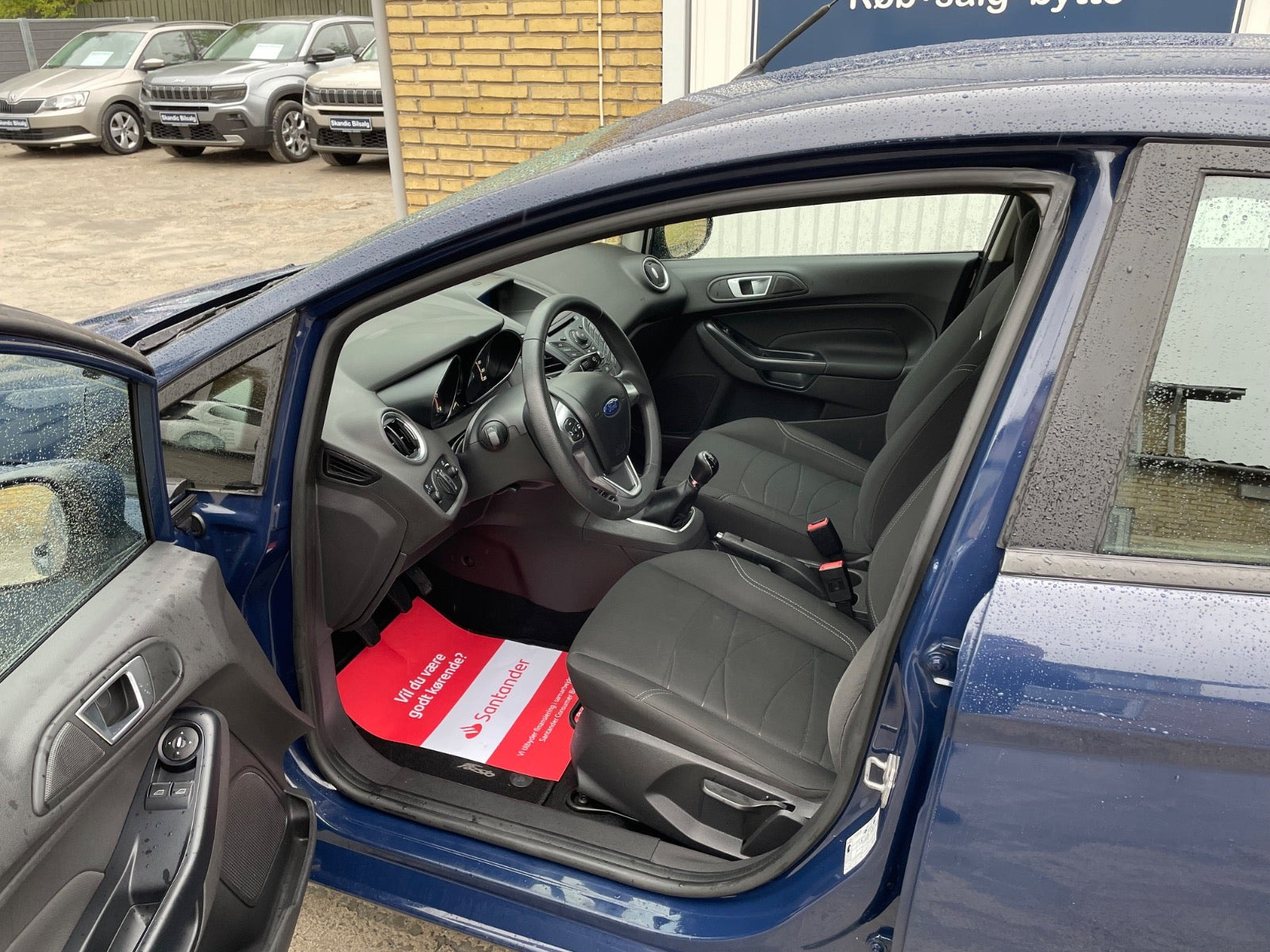 Blå Ford Fiesta fra 2014