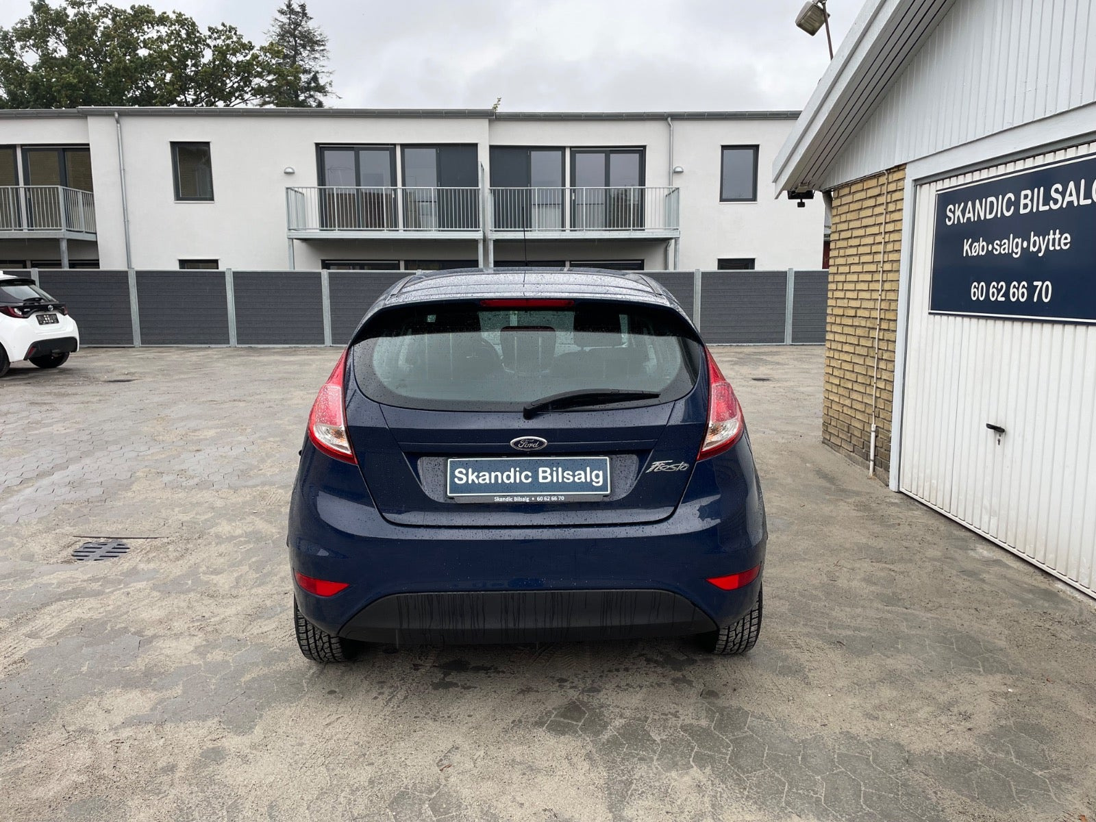 Blå Ford Fiesta fra 2014