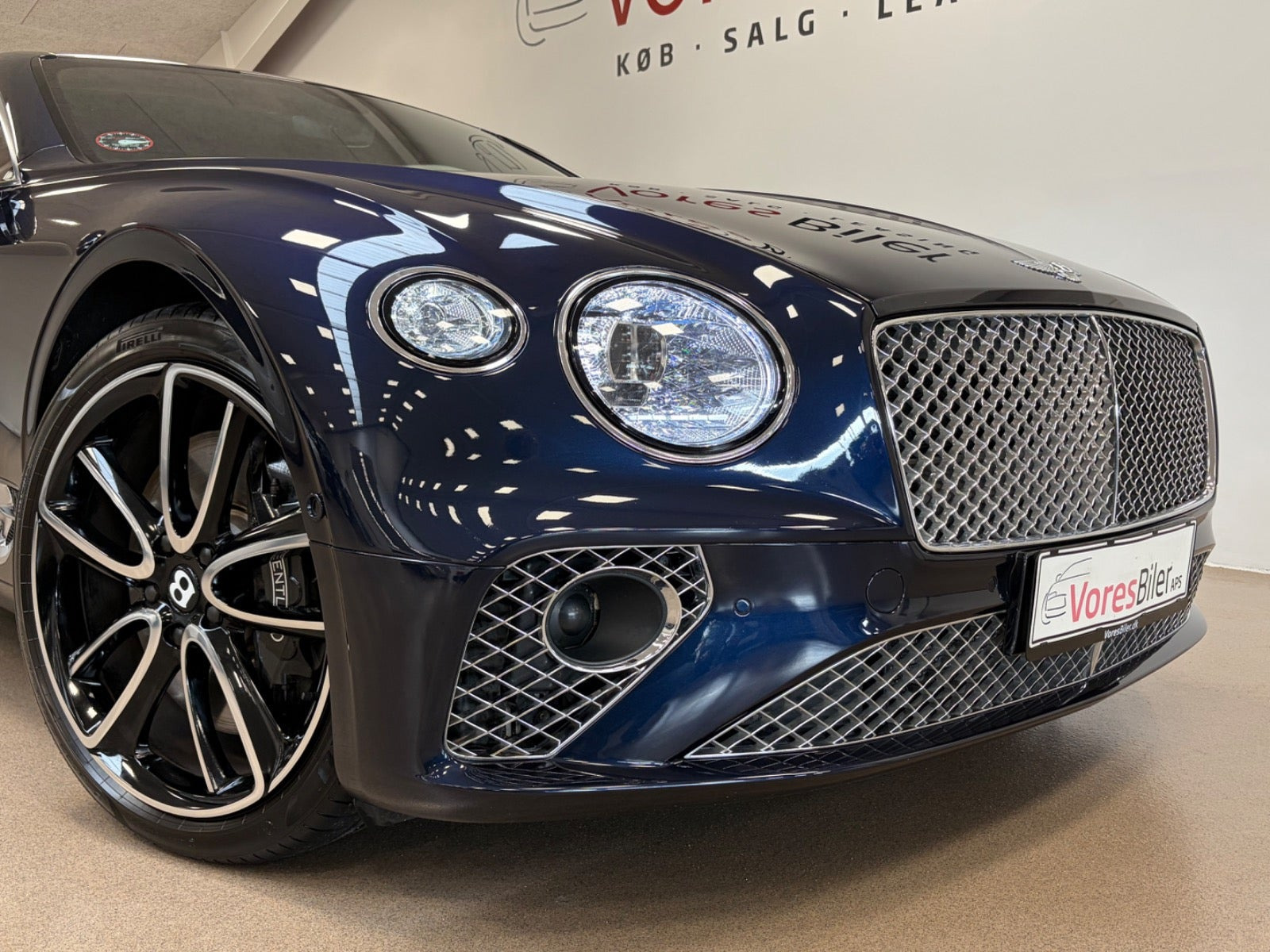 Blå Bentley Continental GT fra 2020