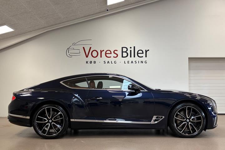Blå Bentley Continental GT fra 2020