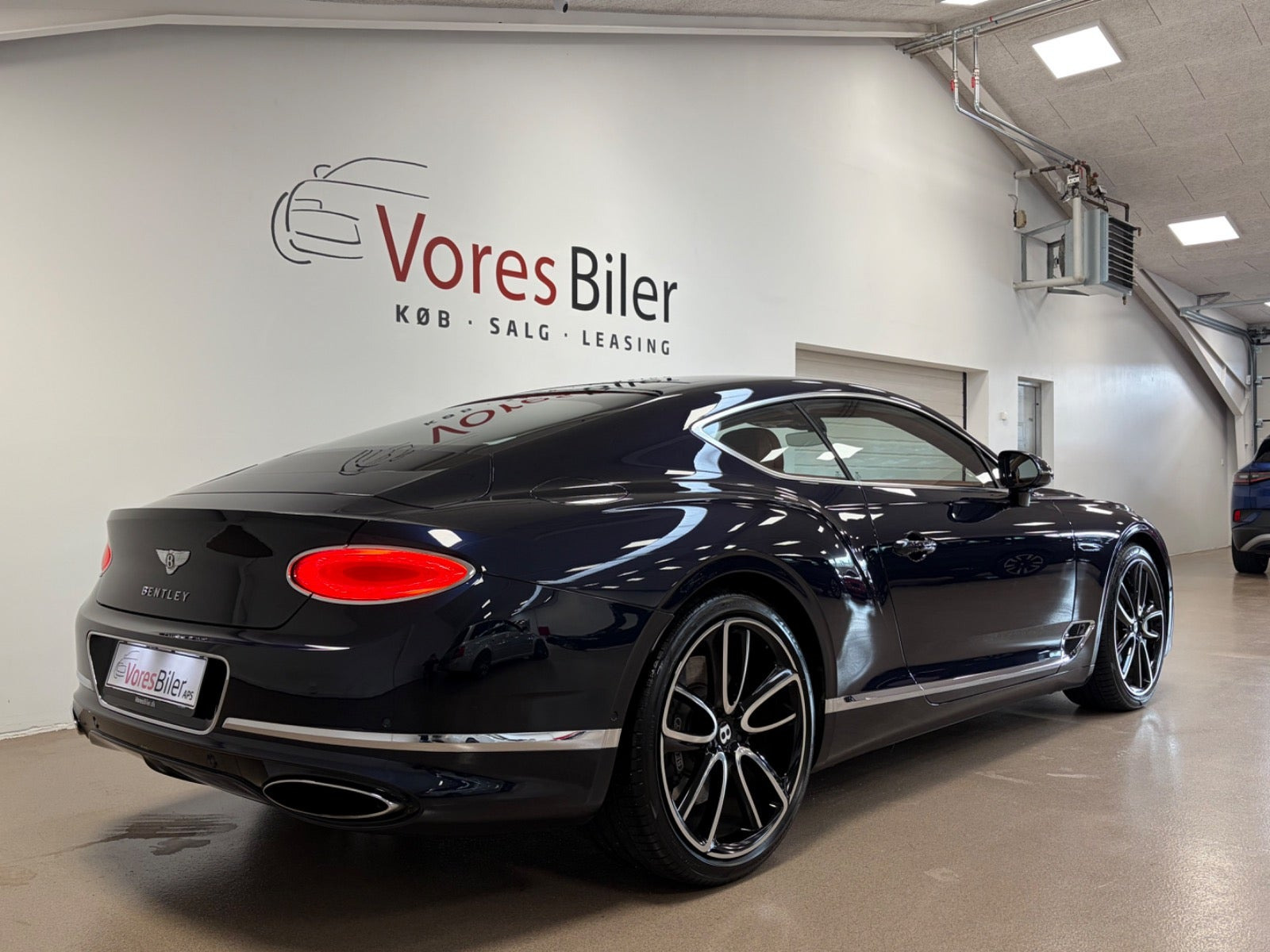 Blå Bentley Continental GT fra 2020