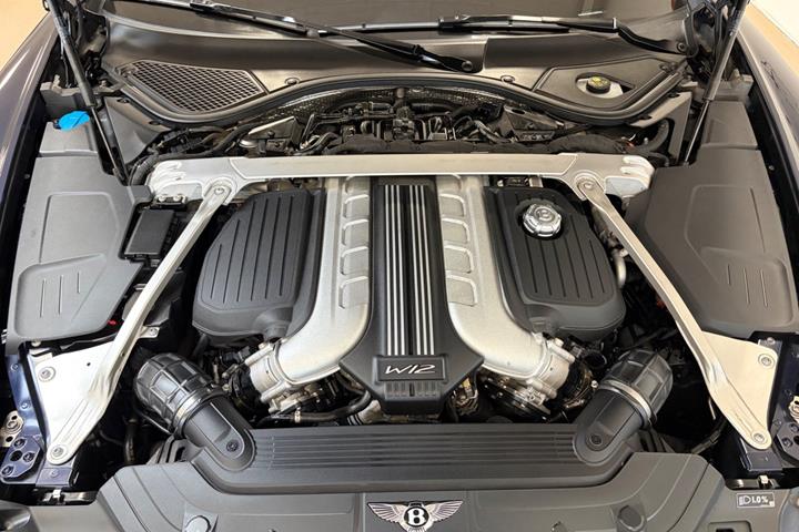 Blå Bentley Continental GT fra 2020