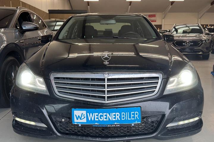 Sort Mercedes C220 fra 2013