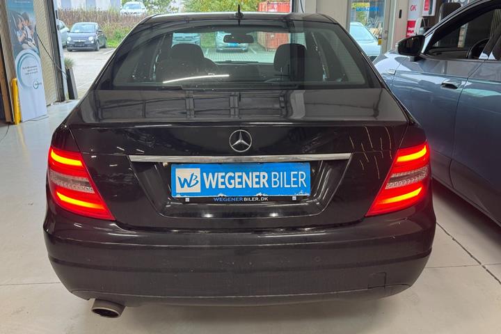 Sort Mercedes C220 fra 2013