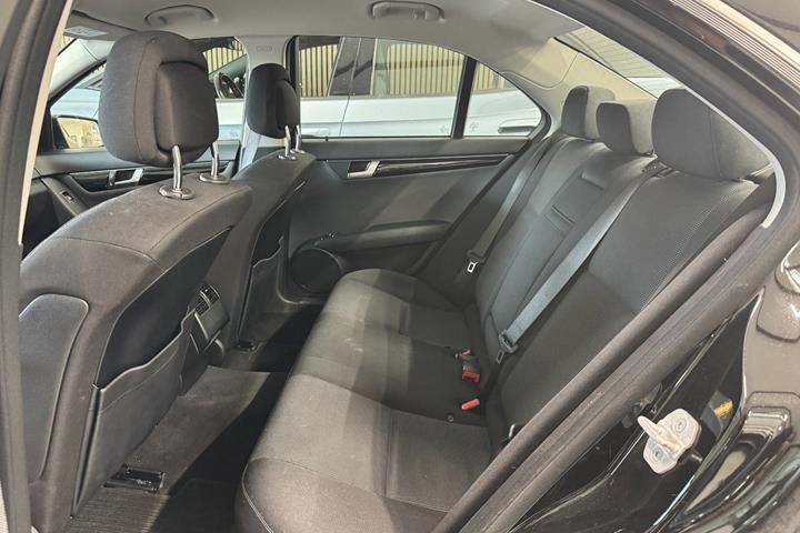 Sort Mercedes C220 fra 2013