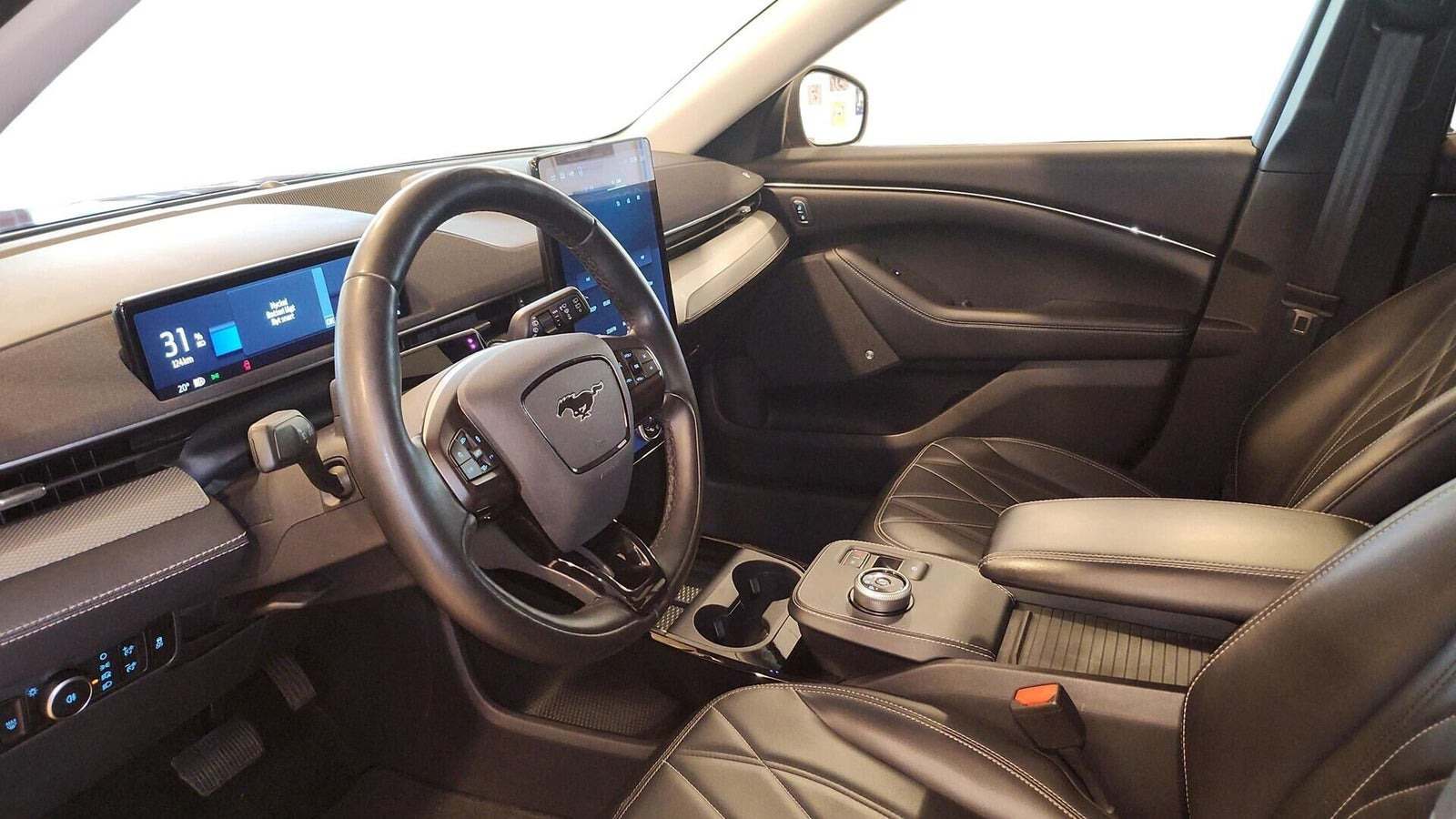 Rød Ford Mustang Mach-E fra 2021