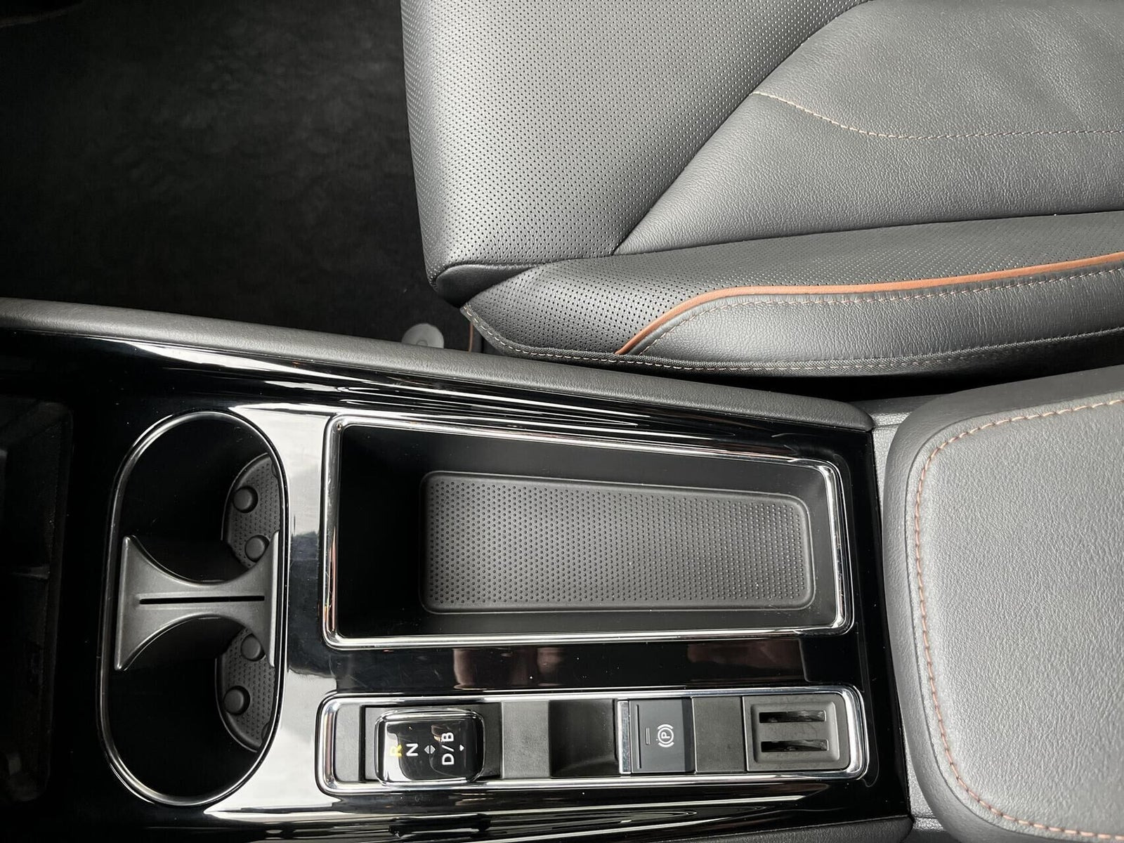 Sort Skoda Enyaq fra 2022