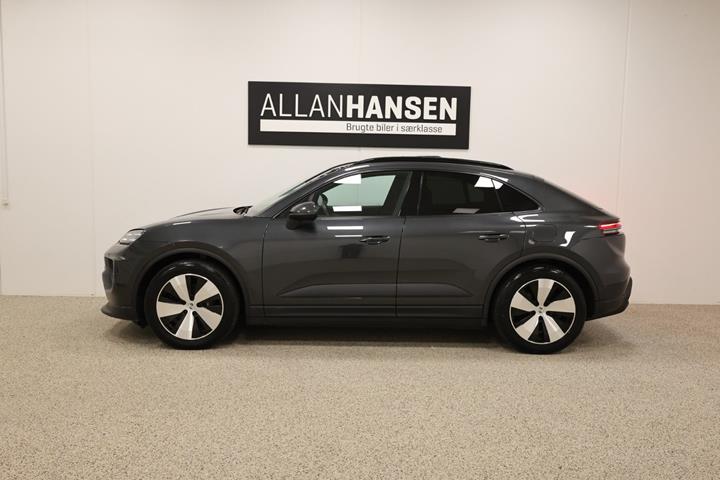 Grå Porsche Macan 4 fra 2024
