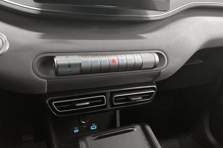 Hvid BYD Dolphin Surf fra 2025