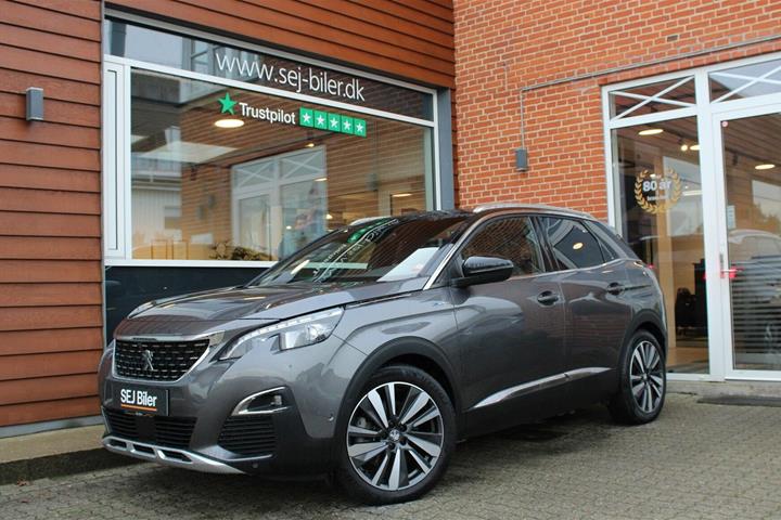 Grå Peugeot 3008 fra 2020