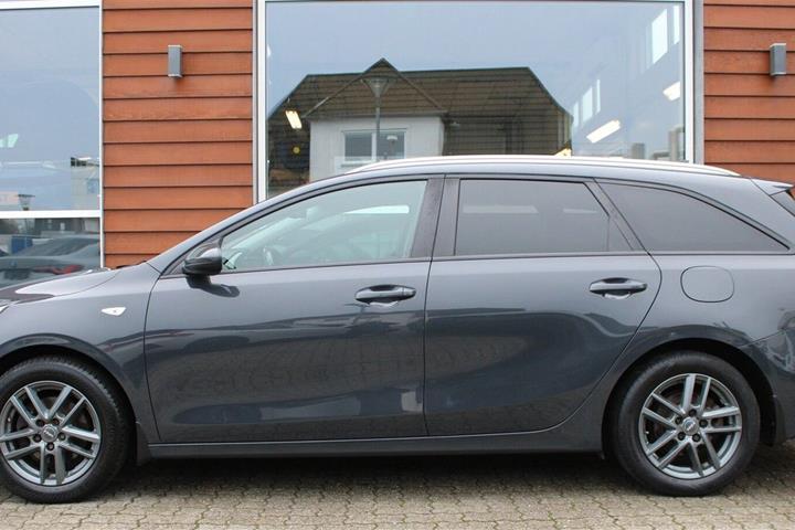 Grå Kia Ceed fra 2020
