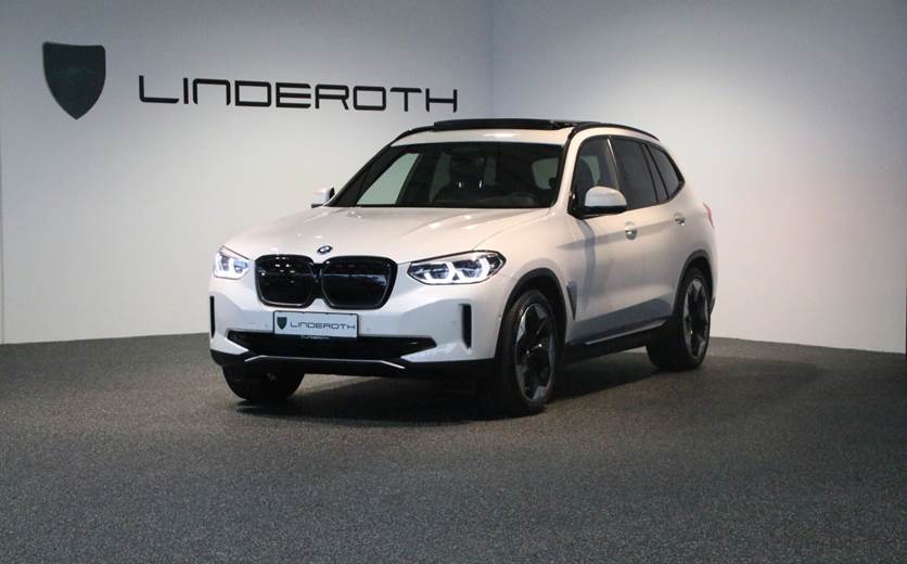 BMW iX3 Charged Plus