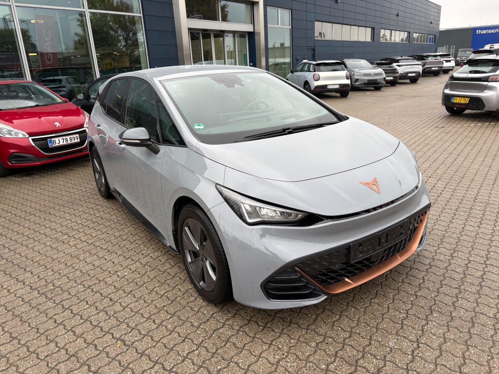 Rød Cupra Born fra 2023