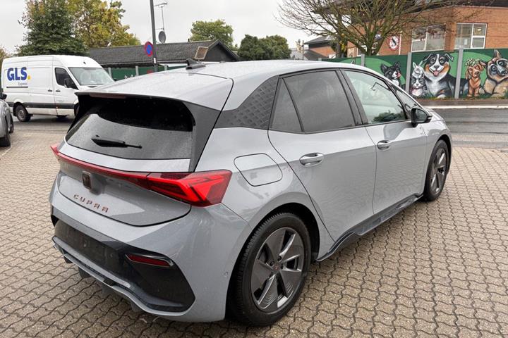 Rød Cupra Born fra 2023