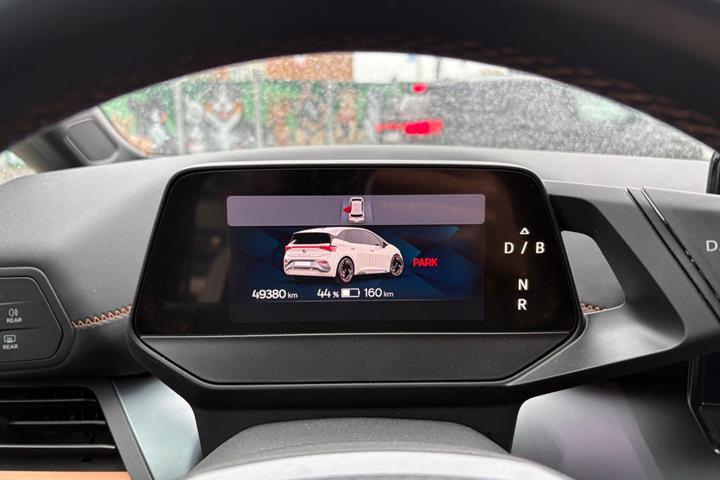 Rød Cupra Born fra 2023