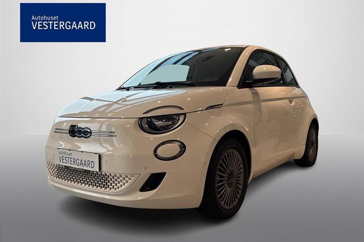 Hvid Fiat 500e fra 2023
