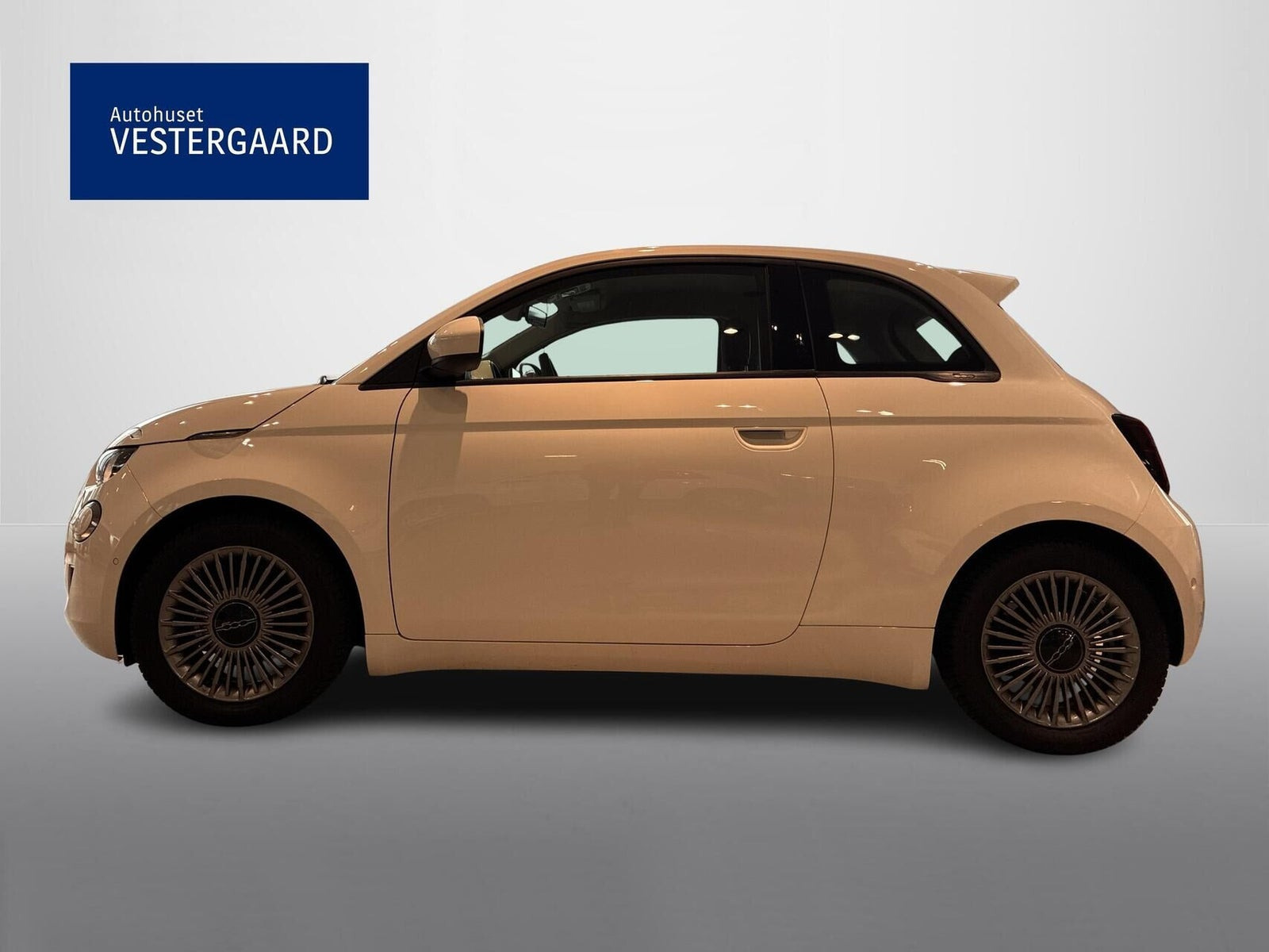 Hvid Fiat 500e fra 2023