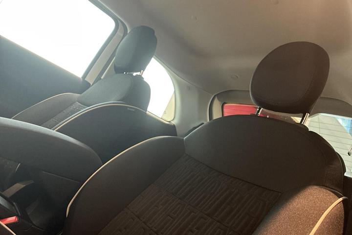 Hvid Fiat 500e fra 2023