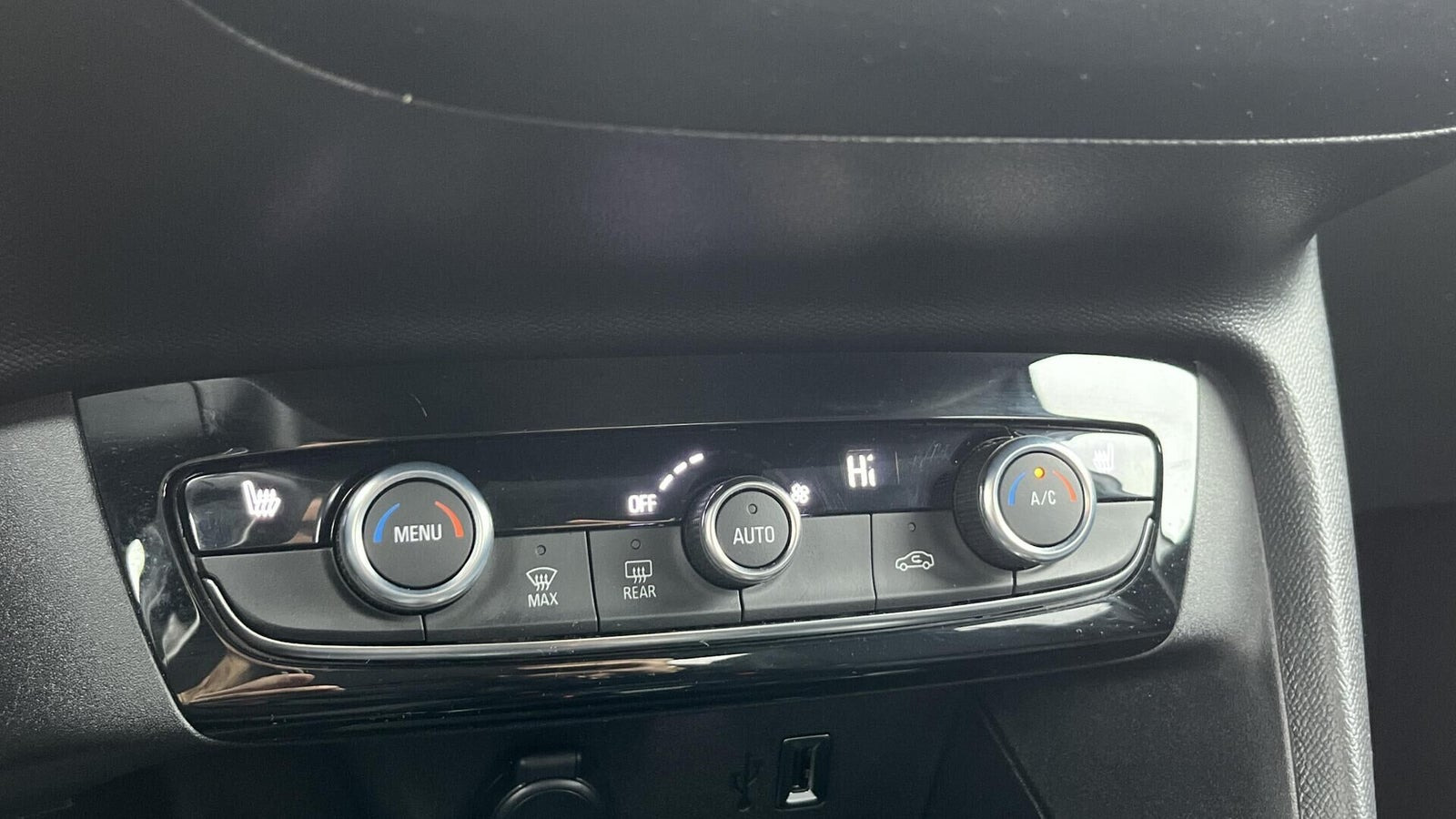 Hvid Opel Corsa-e fra 2024