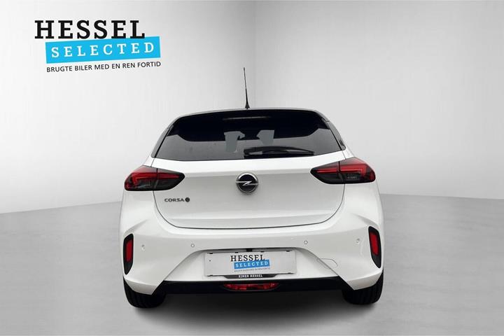 Hvid Opel Corsa-e fra 2024