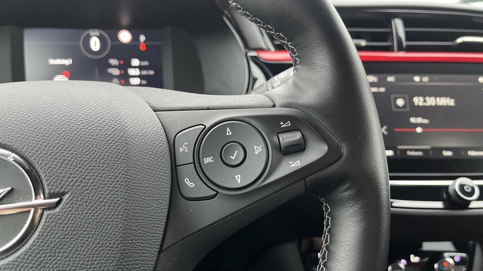 Hvid Opel Corsa-e fra 2024