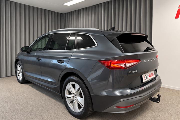 Grå Skoda Enyaq fra 2022