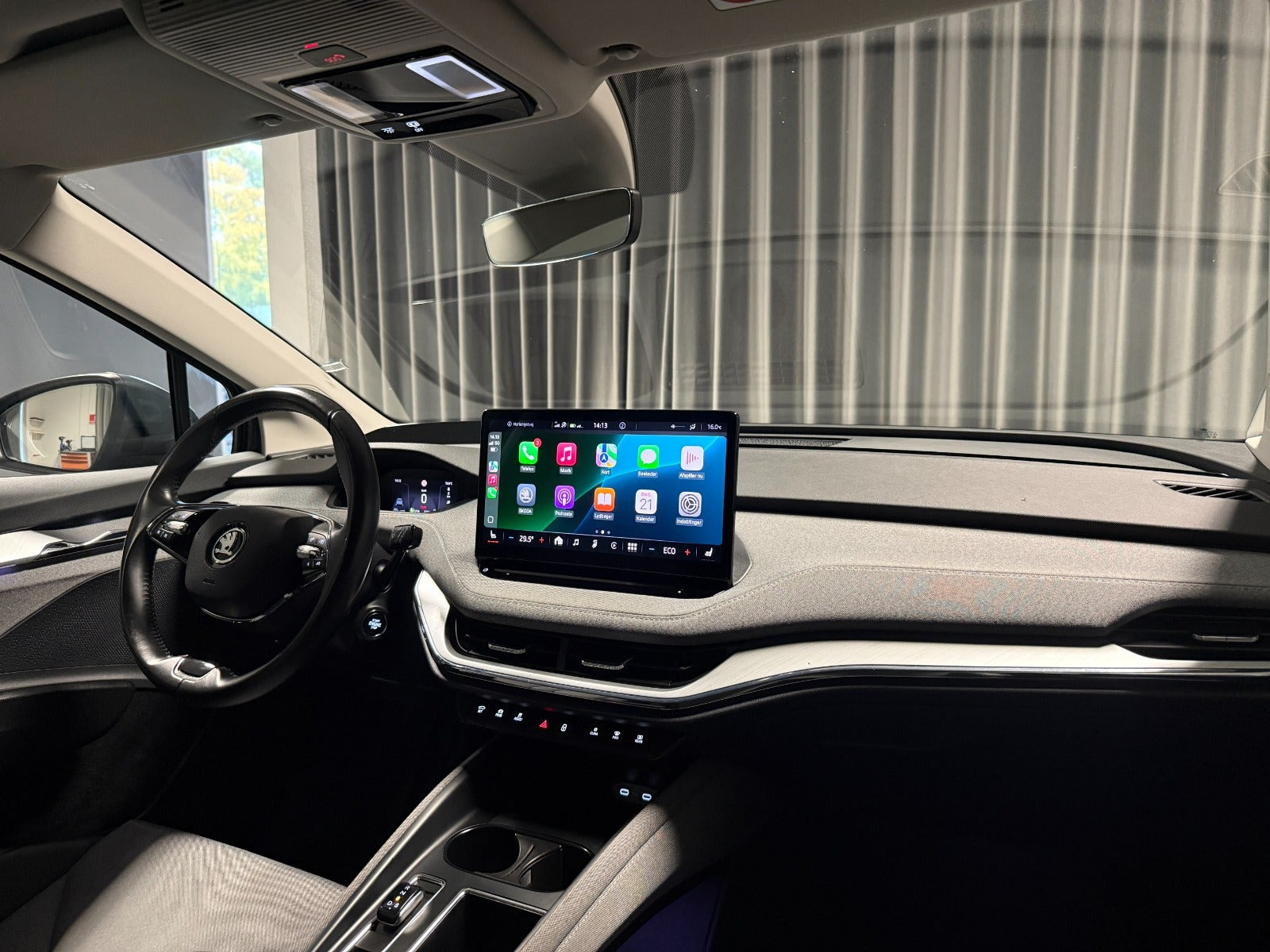Grå Skoda Enyaq fra 2022