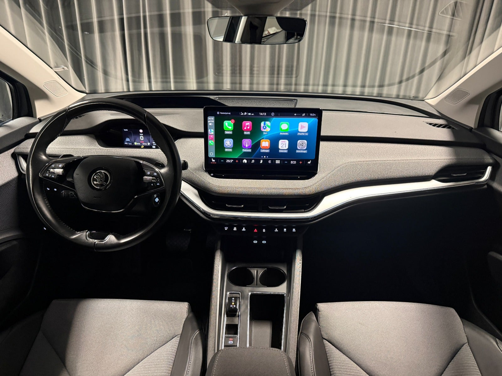 Grå Skoda Enyaq fra 2022
