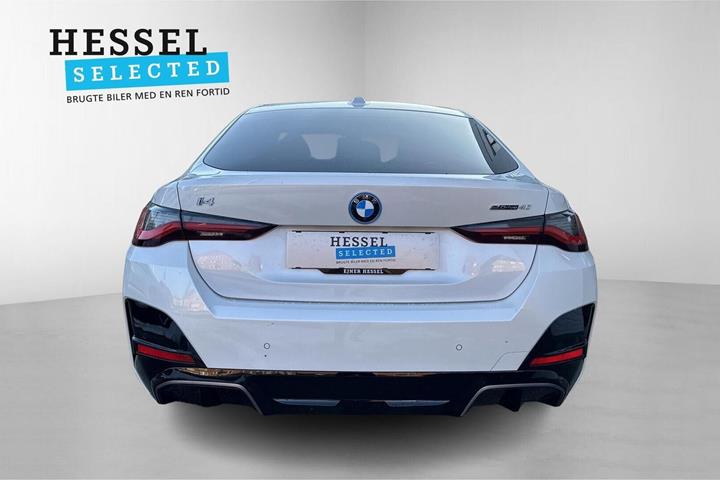 Hvid BMW i4 fra 2025