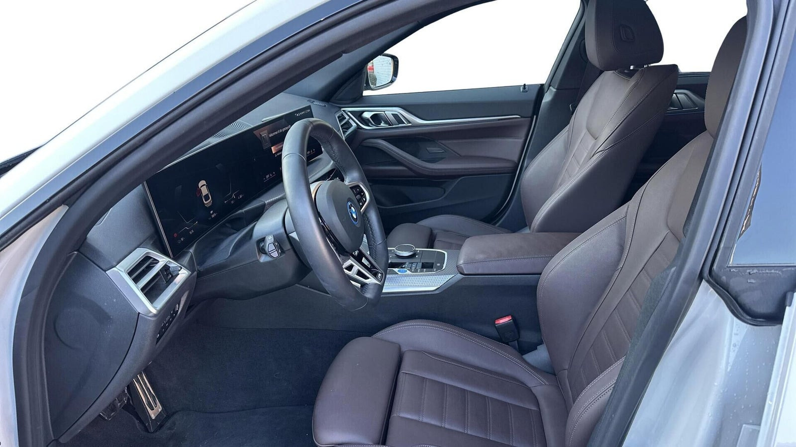 Hvid BMW i4 fra 2025