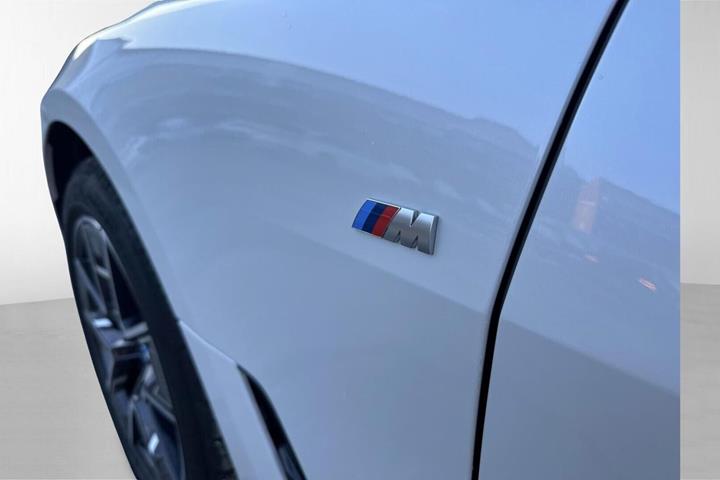 Hvid BMW i4 fra 2025