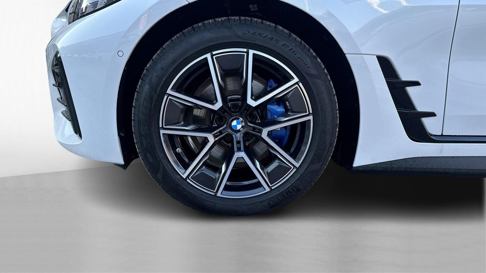 Hvid BMW i4 fra 2025